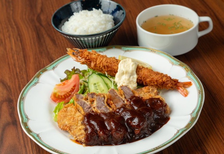 国産和牛のビーフカツと海老フライ